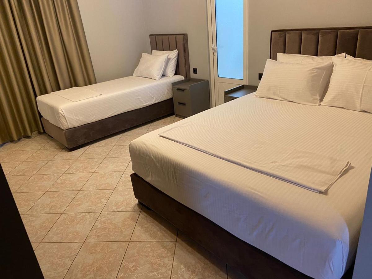 "Hotel Lili" Sarandë Exteriör bild